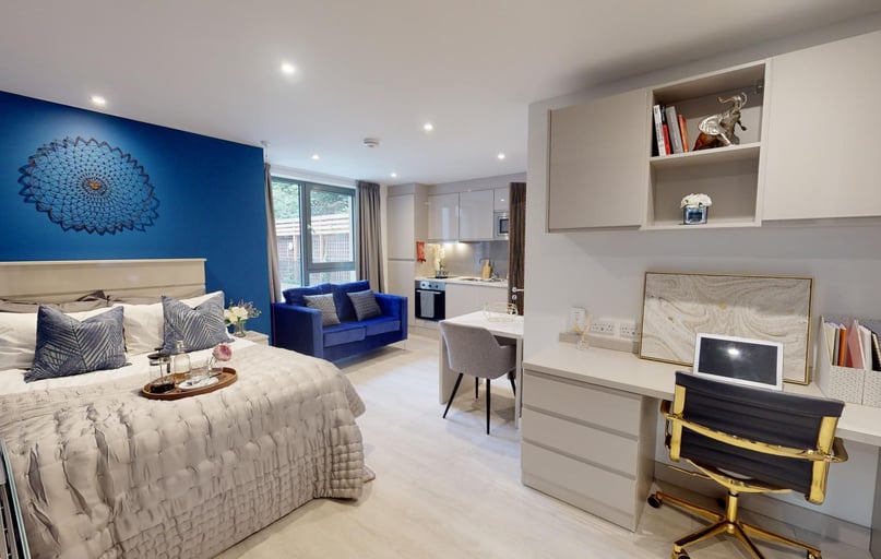 Silver Street, East Reading, Reading - Image 1